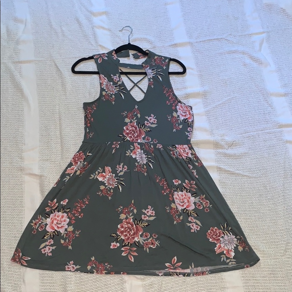 casual sleeveless dress